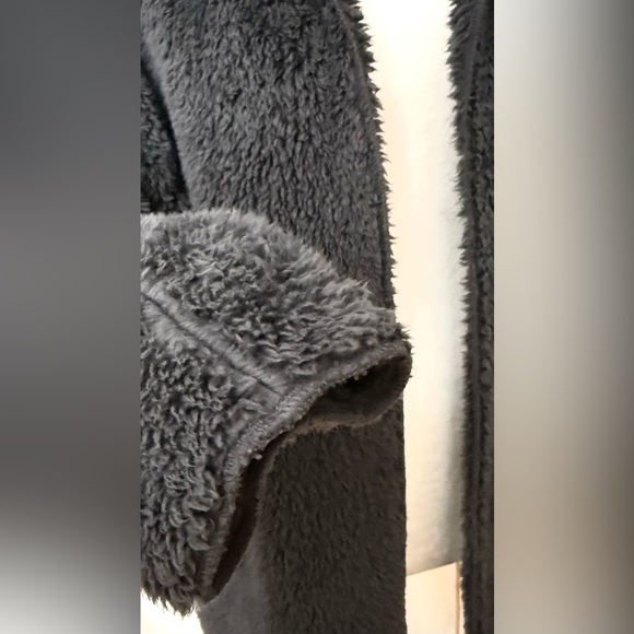 PINK Victoria’s Secret Oversized Faux Sherpa Hooded Cardigan Jacket Size XS/S - Picture 5 of 10